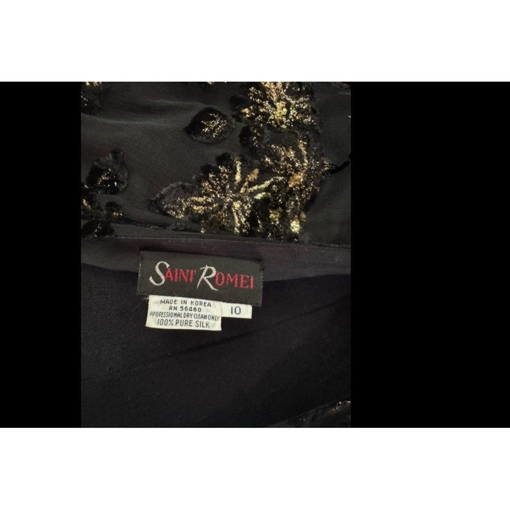 Elegant Black and Gold Long Sleeve Dress - Picture 4 of 4